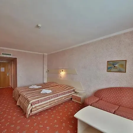 Gardia Family Apartment Warna